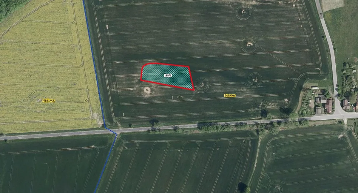 Prodej pole 2737 m²